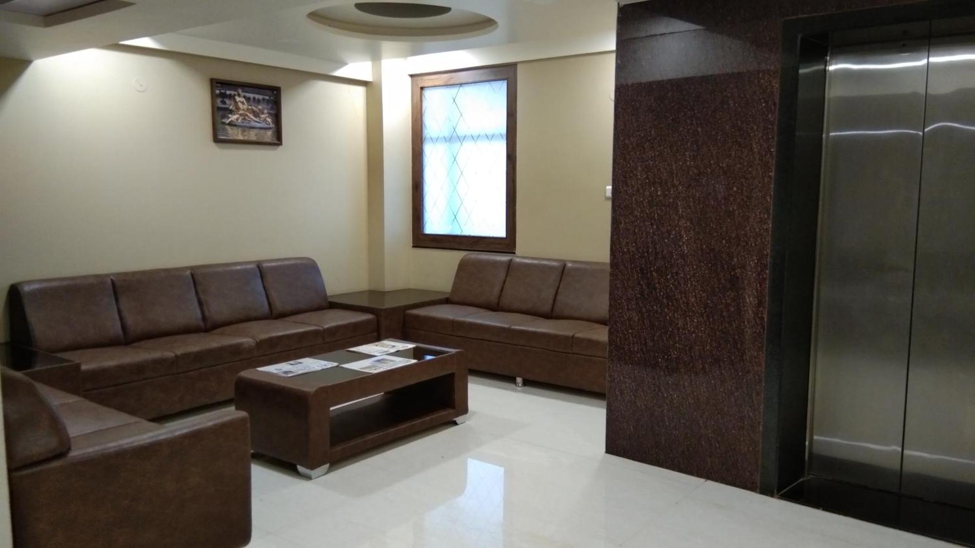 Hotel Shringar Palace Хубли Экстерьер фото