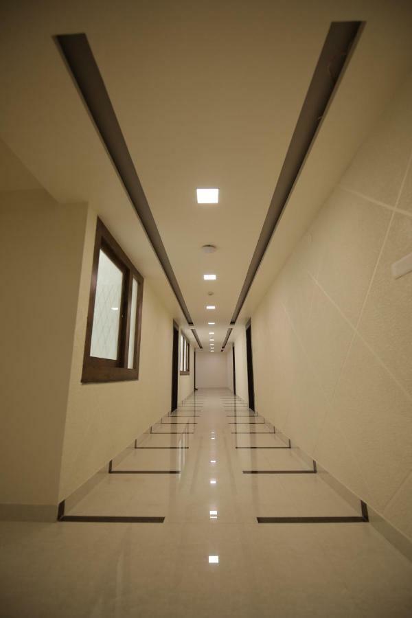 Hotel Shringar Palace Хубли Экстерьер фото