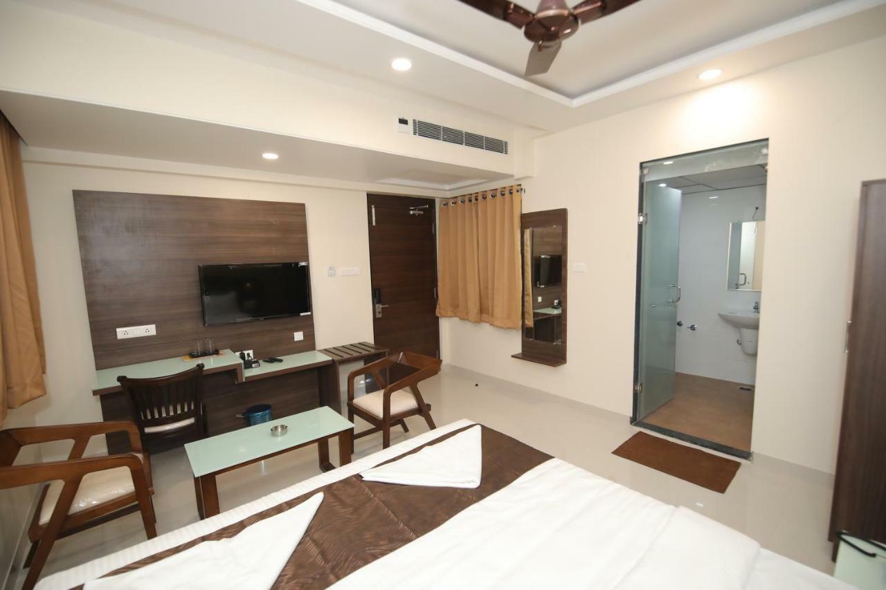Hotel Shringar Palace Хубли Экстерьер фото