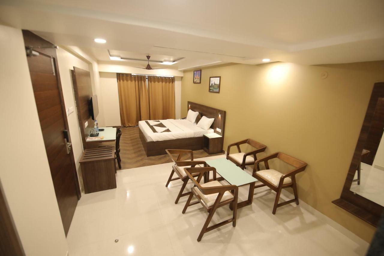 Hotel Shringar Palace Хубли Экстерьер фото