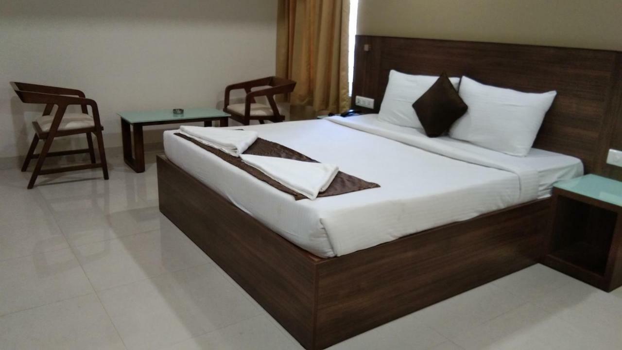 Hotel Shringar Palace Хубли Экстерьер фото